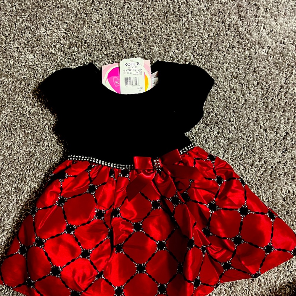 Brand new girls 2T holiday dress.